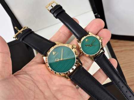 原盒:30 古驰 Gucci新款小蜜蜂，大号表径38Mm，小号表径28Mm，蓝宝石玻璃，孔雀石绿、绿松石蓝、珊瑚红三种合成宝石面配搭，注意宝石面都是不规则的，市 - 点击图像关闭