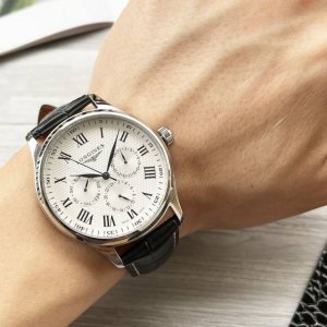 白壳 金壳 钢带20 最新 ：浪琴 三针多功能设计 类型 ：精品男士腕表 表带 ：真牛皮表带 316精钢表带 舒适耐用 机芯 ：高端全自动机械机芯 镜面 ：矿物