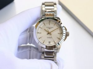 玫+20 7 新品首推 女士腕表 浪琴康卡斯悦动系列 女：34Mm尺寸316精钢材质，Cnc精工艺打造拉丝抛光处理过渡流畅质感拉满 全自动机械机芯 高硬度水晶玻
