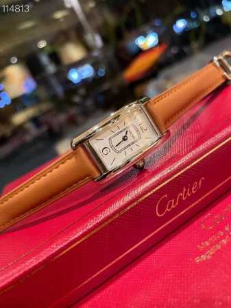 白 金 钻30 卡地亚-Cartier Tank Américaine腕表，小号表款，采用蓝宝水石晶镜面，瑞士石英机芯。原版开模，精钢表壳，八角形表冠，镶嵌一颗 - 点击图像关闭