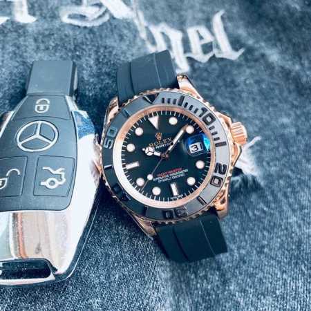 金+20 品牌：劳力士 Rolex 系列：游艇名仕型系列 全新升級打造 壳套：采用顶级材料做工细节 搭配超A壳套 设计：底部细节四角均有钢印 机芯：搭配进口自动 - 点击图像关闭