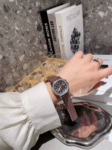 白 金 钻10 百达翡丽 5067A 手雷 石英女表 Patek Philippe--5067A全系列石英腕表，带来全网最佳的复刻产品和极致体验，确保还原正品般