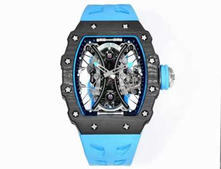 Richard Mille 里查德米尔Rm53-01 将腕表设计与运动赛事相互结合，完美诠释了赛场上的勇者坚定信念、顽强拼搏的精神。Rm53-01以马术运动为背 - 点击图像关闭