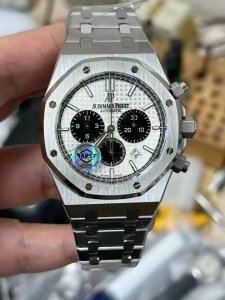Aps 26331出货了 1 机芯还是丹东4801机芯改日历模块，但是丹东原厂改装，多了几十个零件，稳定性有待观察，肯定比Apw的稳，之前Apw那个是买的丹东机