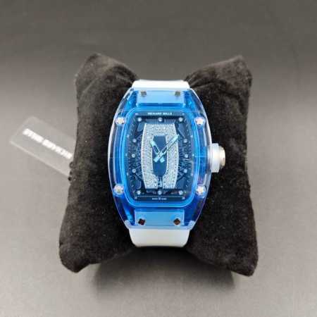 1950【 Richard Mille 】理查米尔 推出Rm07-02系列新款——Gemset Sapphire蓝宝石腕表，有红色、绿色，蓝色蓝宝石版本可供选择 - 点击图像关闭