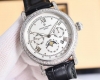白 -金 百达翡丽patek Philippe复杂功能系列-纯手工-雕花腕表-惊艳登场，42毫米的表径适配大众男性手寸，非常商务可亦休闲。整表表壳手工雕刻花纹，