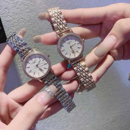金 钢带20 陶瓷带40 浪琴女款原装石英机芯 316L精钢表壳 矿物质玻璃镜面 316L精钢表带 30Mm厚8Mm 实物拍摄 品质如一 - 点击图像关闭