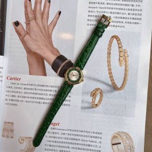 首饰配对，运气翻倍 Cd日历款多边形中古腕表，独一无二的八角造型，完全不必担心撞款，灰白配色的表盘，复古纹理的表带，非常有质感原版开模，加厚三层镀金，蓝宝石防刮