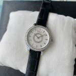 Dior 迪奥 Cd151110A001 女士镶钻贝母盘时装腕表 Dior Viii Montaigne迪奥 瑞士石英 表径：33Mm 蓝宝石镜面 小牛皮真皮表