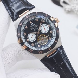 白 金 品牌：欧米茄-Omega 类型：男士腕表 壳套：顶级版316精钢L 表带：进口小牛皮表带 机芯：全自动机械机芯 镜面：矿物质防刮镜面玻璃 尺寸：直径42