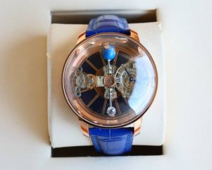 白壳 ，金壳 ， Epic X Chrono 捷克豹 系列 超級炫酷.Jacob表特别受到美国黑人Hiphop艺人的钟爱 不少明星潮人是其忠实拥趸 ，佩戴Jac