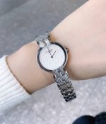 日本中古宝藏手表 Dior迪奥时尚魔头女表 上手巨推啊 变盘尺寸28Mm不大不小 简直是女生的最爱是 珍珠贝母面 带上特别显气质 浓浓的中古风