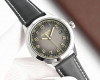 Tw2025新品 百达翡丽Calatrava系列Ref.5226G-001腕表。 表径40Mm，316精钢表壳，侧缘雕饰巴黎钉纹，灰色表盘流露复古韵味，边缘呈黑