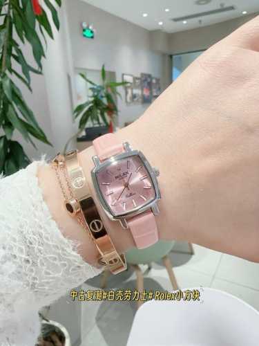 劳力士rolex #新品低调奢华女款古董表，小方表 石英机芯，合金材质与白金电镀，整体质感和气质都变了，精致感upup搭配小巧壳形，上手效果完美！尺寸28Mm