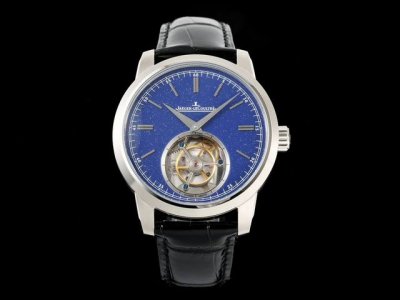 Rms新款 积家Master Ultra Thin Tourbillon陀飞轮大师系列腕表的设计灵感源自制表领域中最辉煌的时代。太子妃式指针散发经典传统的气息，