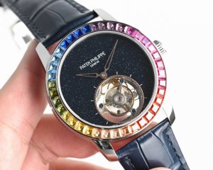 统一价： 台湾厂新品 2025年钟表与奇迹百达翡丽推出了入门款42Mm陀飞轮腕表，简约低调的设计、专注精致的细节令它从每个角度都成为值得品味。在外观上，这一系列