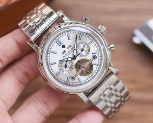 白，金玫 男人挚爱 多功能腕表 最新 ：百达翡丽最佳设计独家首发 类型 ：精品男士腕表 表带 ：316精钢表带 机芯 ：高端全自动机械机芯 镜面 ：矿物质强化玻