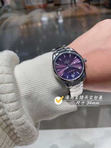爆版新款 海马at150新款34Mm女士至臻天文台表 本命年最拉风的手表 非欧米茄海马莫属 如此浪漫的春天里 耀眼的除了阳光 还有手上的海马 举手投足之间尽显大
