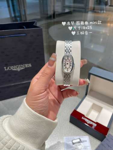 浪琴 圆舞曲Mini款 一直想买的一款极小极精致的手表 它来啦 尺寸是18X25哟 2015年瑞士著名钟表制造商浪琴表推出全新圆舞曲系列腕表 Longines