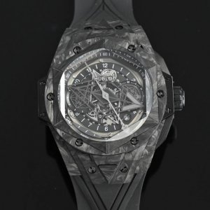 宇舶 Hublot 恒宝 首发黑色碳纤维 限量典藏款 碳 为观止 DDD 全新Big Bang Sang Bleu Ii 刺青腕表 延续二代刺青六边形，菱形等几