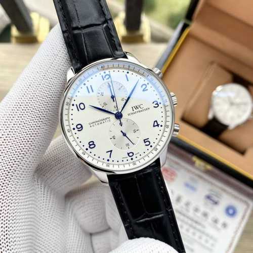 万国 Iwc 葡萄牙系列，精品男士腕表，多功能设计，尊贵大气，绅士风范，卓越品质，热卖全城。采用全自动机械机芯，顶级316精钢表壳，进口小牛皮表带，矿物质超强镜