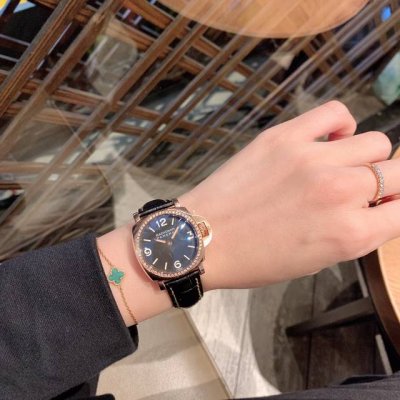 Panerai Panerai 沛纳海Oh，My Watch！总收到客户高度的肯定，进口石英机芯尺寸：35Mm 超强夜光表面，316精钢表壳，耐用小牛皮带随便一