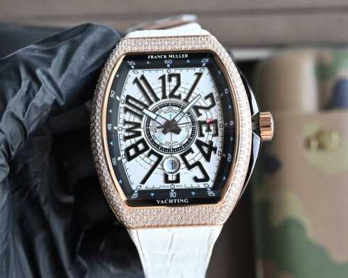 法兰克 穆勒 Franck Muller V45 Sc Dt系列54*42*15Mm 全自动机械机芯 蓝光镀膜玻璃 牛皮表带底部橡胶 折叠扣 糅合运动设计风格