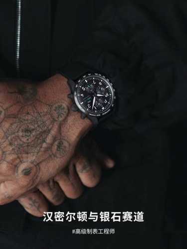 万国Iwc与梅赛德斯Amg联名特别版 计时腕表41 Amg特别版，飞行员系列高性能计时腕表41采用钛金属或Ceratanium瓷化钛金属制成，融合了Iwc万国表