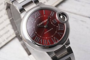 1300Af蜕变归来——卡地亚33Mm蓝气球系列腕表 延续以往优异的产品质量更换全新包装和全新防伪标，让高品质更有识别性 【表壳】直径33毫米，厚度10毫米，原