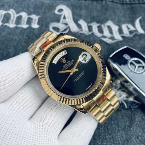 白壳 金260 品牌 Rolex劳力士热卖经典 系列 日志型耗式双历系列 机芯 顶级进口全自动机械机芯双历显示 壳套: 采用316精钢壳套 镜面: 矿物质水晶防