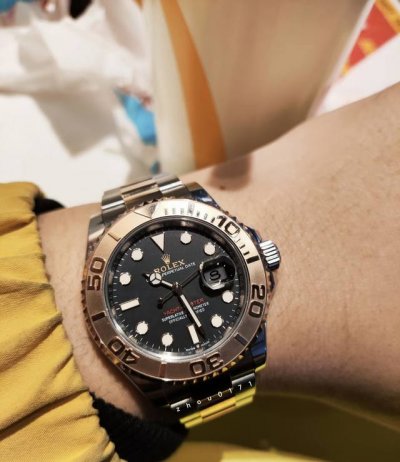 劳力士游艇名仕型 型号:M268621-0003 热门款式 气质咖盘 表径37Mm 18K玫瑰金材质 咖啡色表盘 公价130800元 #腕表 #劳力士 #一劳永