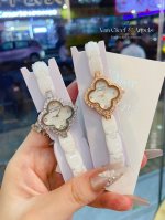 梵克雅宝Alhambra Vintage四叶草幸运系列 白母贝表盘 施华洛水晶真钻镶嵌 白陶瓷表带 原装石英机芯 名门贵族时尚搭配最爱.