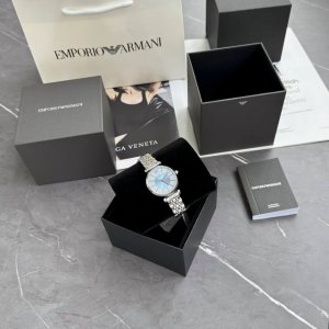 现货 Armani 阿玛尼满天星女士手表型号Ar11594*表盘直径32Mm 316精钢表带。阿玛尼满天星的钻采用进口施华洛世奇水晶钻，普钻的直径Pp0 P P