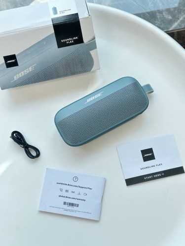 bose博士Soundlink Flex蓝牙音响 便携式音箱户外/防水迷你扬声 【黑-白-蓝】 来自品牌的出众音效： 承载品牌声学技术，Soundlink Fl