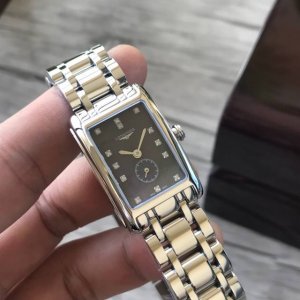 配全套原包装 林志玲同款！浪琴表黛绰维纳20.80 X 32 Mm 石英女士腕表！正品机芯l178石英机芯！拥有低电量提醒功能！石英机芯没电了秒针会四秒一跳！这