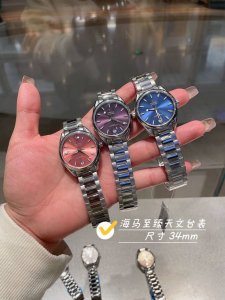 爆版新款 海马at150新款34Mm女士至臻天文台表 本命年最拉风的手表 非欧米茄海马莫属 如此浪漫的春天里 耀眼的除了阳光 还有手上的海马 举手投足之间尽显大