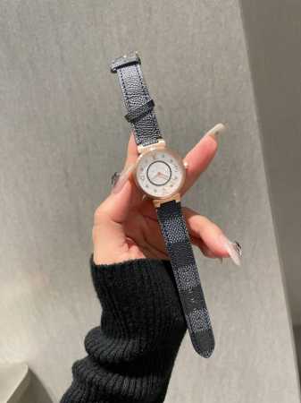 白 金 全网热搜 绝绝子 Lv超神之作，Lv Tambour Slim全系列陆续空降市场！致敬原厂 完成使命！ 三大超级亮点 腕表尺寸34Mm1.表盘的填油细腻 - 点击图像关闭