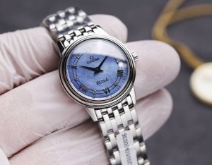 台湾厂出品：白皮 . 金玫20. 钢带20. 本品均已严格经过防水压力测试，防水可达120米 此款出货都以三码合一的形式出货，退换均以三码合一进出，望多理解！