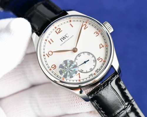 1630Kc 市场最高版本 万国 Iwc 葡萄牙自动小三针系列腕表！Om5 1表径40.4毫米，机芯采用定制机82200自动机械。 2惟妙惟肖的表圈抛光，表耳抛