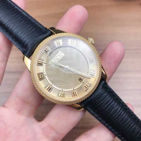 原盒:30 古驰新款，自动机械男表，表径40Mm，蓝宝石水晶玻璃，镀金色pvd不锈钢表壳，搭配黑色皮带，透视底盖，防水50米，现货 - 点击图像关闭