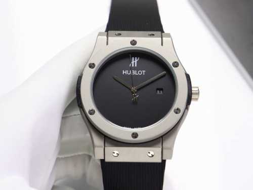 金黑+20宇舶 恒宝Hublot 经典融合系列 316精钢表壳 壳套采用Cnc工艺精细打磨加工 确保各方位细节 圈口彰显宇舶独特拉丝工艺效果，表带采用进口橡胶表