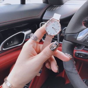 赠送全套包装 黄色原装机芯 原单货 Dw 厂家清货 所以便宜 清完回复原价 尺寸32