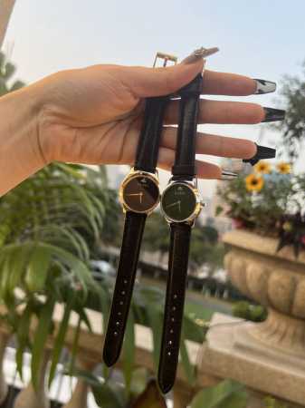 金白同价 __ 迷你小号28Mm 原厂开模最新款gucci古驰g-Timeless系列 毫米石英女表 传统的中国红喜庆款 以全息图效果打造三维立体感 让人一见倾 - 点击图像关闭