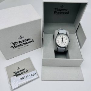 配盒 支持香港、美国直邮 Viviennewestwood薇薇安西太后腕表皮革表带38Mm银色表盘防水石英机芯 女士腕表vv Sllc 银色表盘，格点纹理设计搭