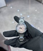 绝美的冰莓粉卡地亚蓝气球 DDD 卡地亚蓝气球粉盘腕表 冰莓粉绝美 DDD 家人们，今天给大家分享一款美到爆的卡地亚蓝气球粉盘腕表 Ballon Bleu De