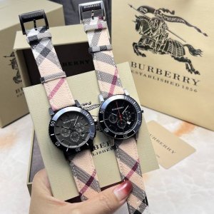 巴宝莉-Burberry 男42Mm,进口六针石英机芯，陶瓷表圈，英伦时尚，格纹表面，质感超赞