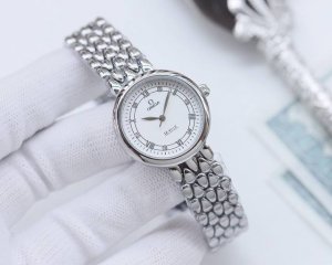 白壳 ，金壳 ，钢带20 品牌：欧米茄-Omega 类型：情侣腕表 壳套：顶级版316精钢l 表带：316L精钢表带 进口小牛皮表带 机芯：原装进口石英机芯 镜