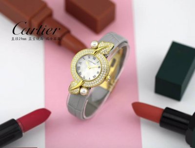 全新升级版到货 P720 满钻面+50 卡地亚珍珠超越艺术美学！卡地亚 Cartier 高级珠宝腕表！法国高级珠宝品牌卡地亚的高级珠宝腕表充分且贴切地诠释“超越