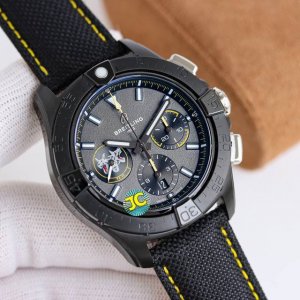 百年灵复仇者Sb01474A1C1X1系列新款强势来袭！ 腕表表径44Mm，300米超强防水，厚度15.2Mm无限接近原版，腕表搭载7750机芯改原版B01机芯