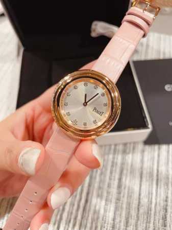 批P光圈 钻圈 伯爵“时来运转”顶级奢侈品入门款 第一眼看到它的时候我一眼就中，首先是外观设计足够百搭，旋转式表圈可自由转动，外层一圈可来回转动 很有寓意、一起 - 点击图像关闭